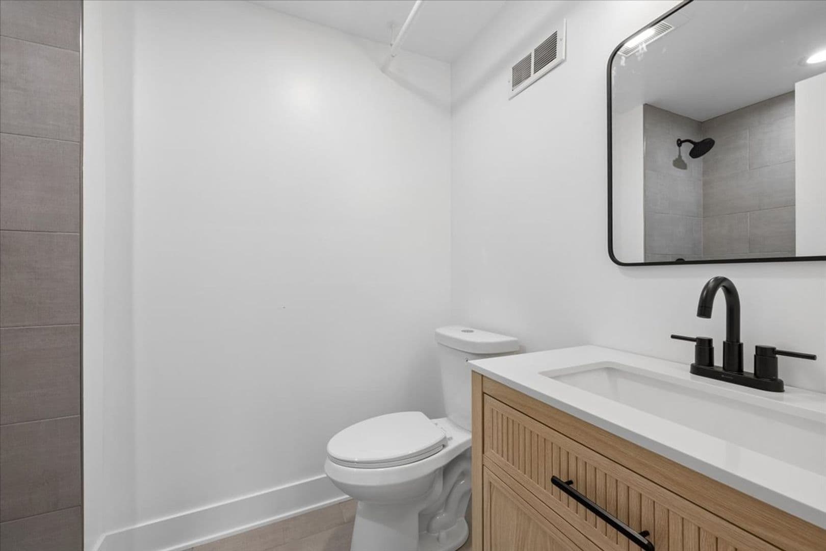 Chicago Apartment: 2601 N. California