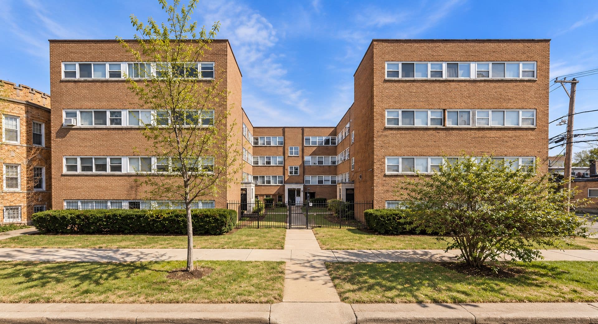 Chicago Apartment: 6015 N Fairfield Ave