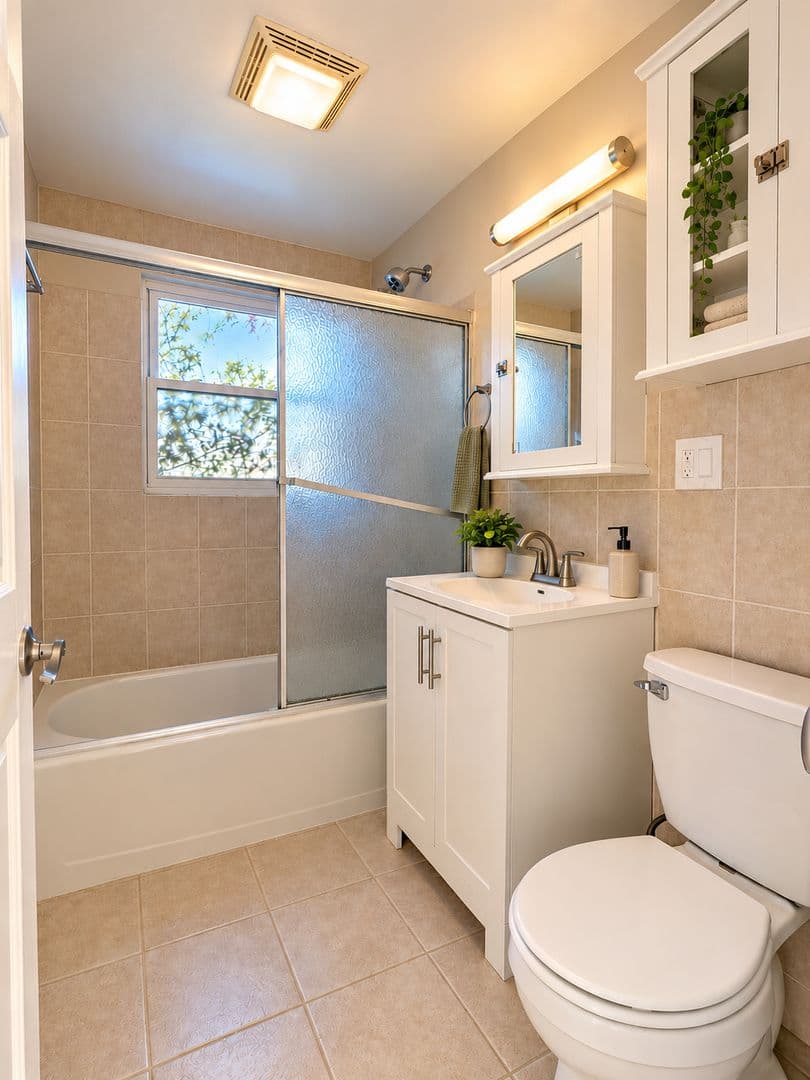 Chicago Apartment: 6015 N Fairfield Ave