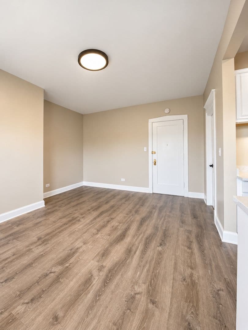 Chicago Apartment: 4363 N Kenmore Ave