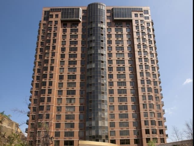Edgewater Apartment: 99 Gorge Road