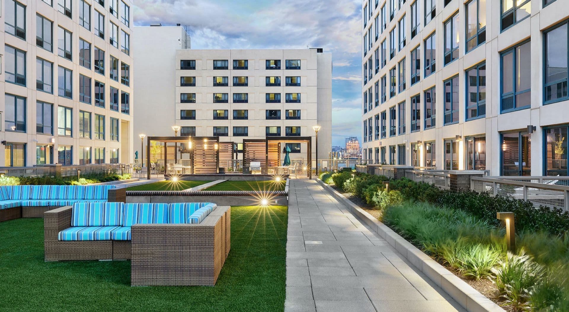 Weehawken Apartment: 801 Harbor Blvd
