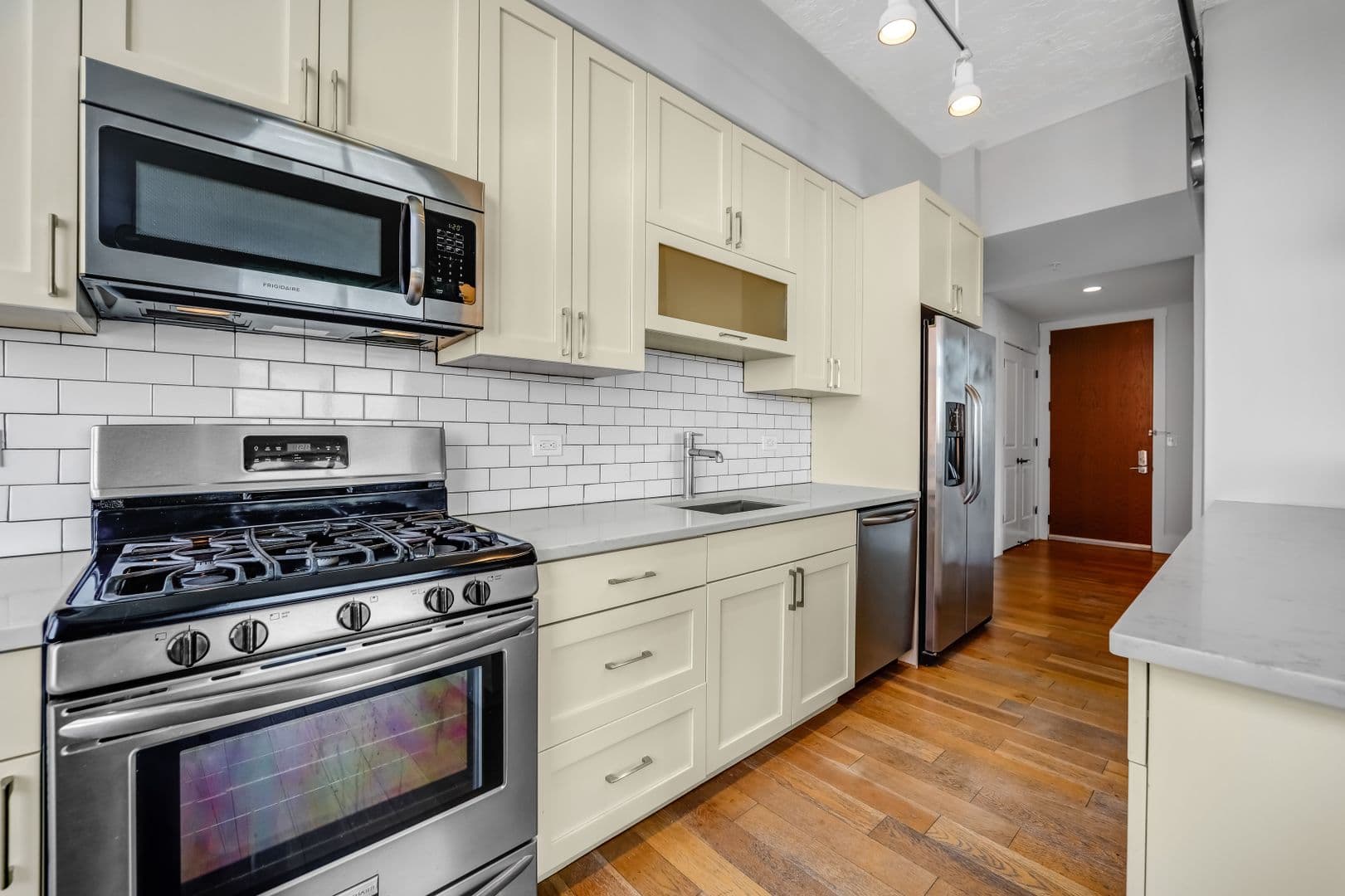 Jersey City Apartment: 299 Coles St
