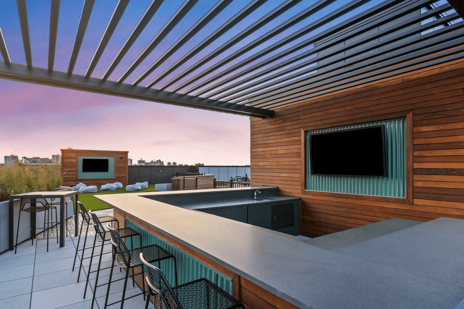 Hackensack Apartment: 2 Park Ave