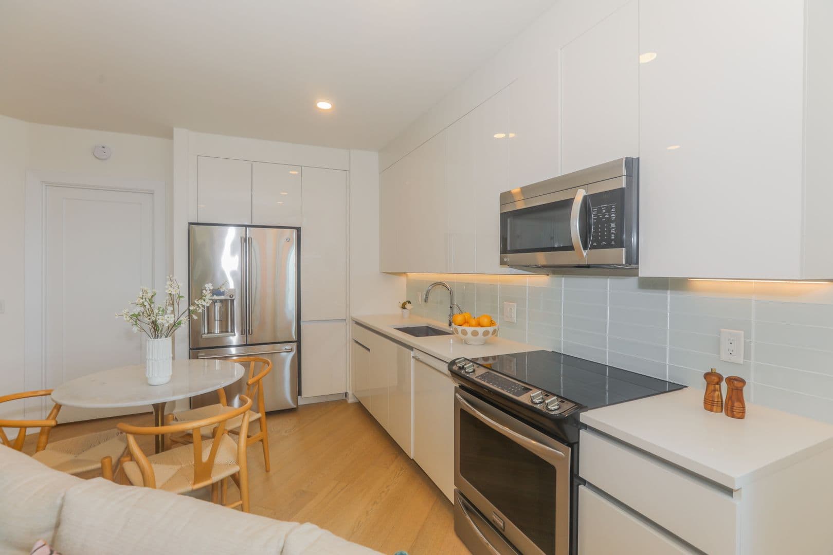 Edgewater Apartment: 7650 River Road