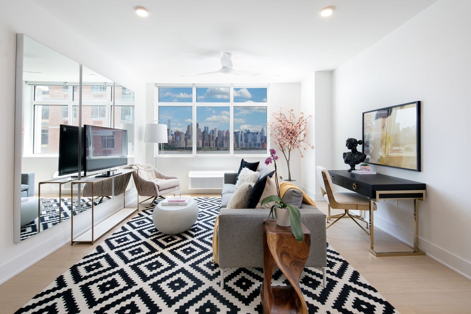 Edgewater Apartment: 7602 River Road