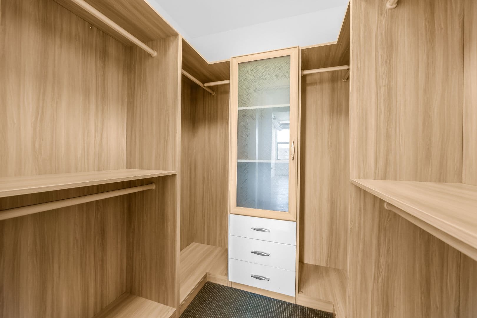 Jersey City Apartment: 299 Coles St