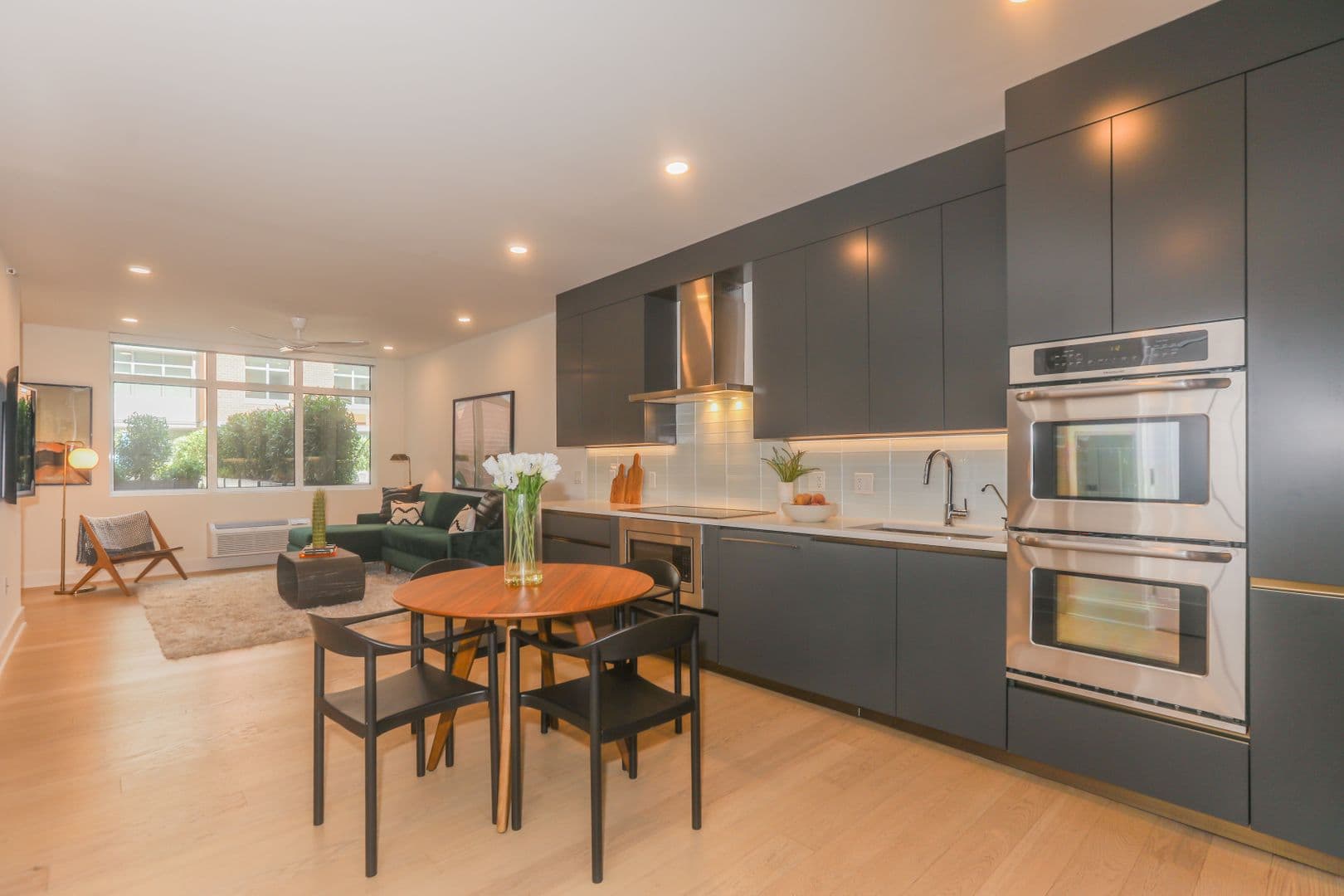 Edgewater Apartment: 7650 River Road