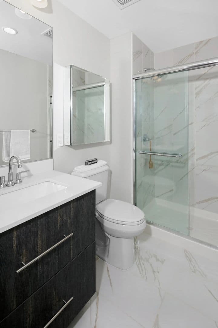 Jersey City Apartment: 234 16th St, Jersey City