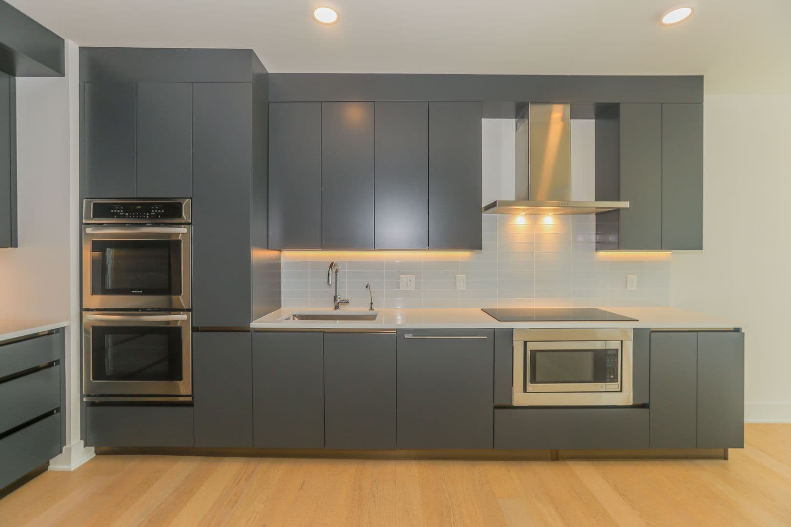 Edgewater Apartment: 7650 River Road