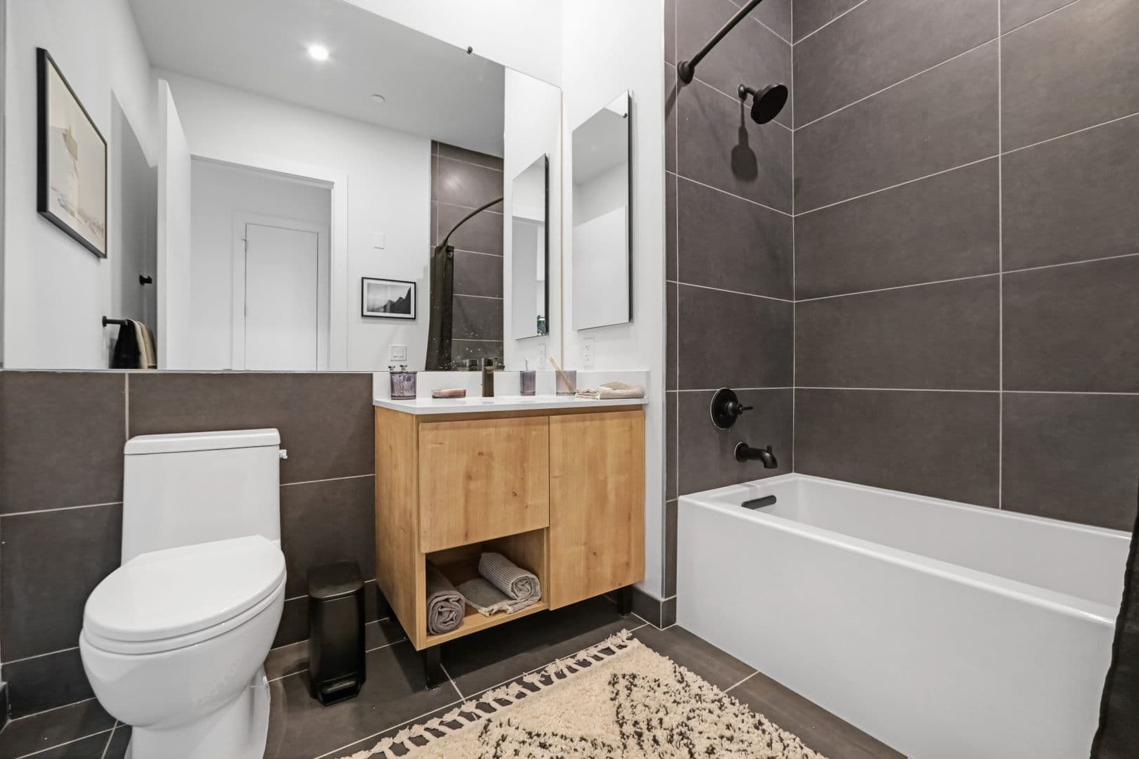 Harrison Apartment: 1100 S 5th Street