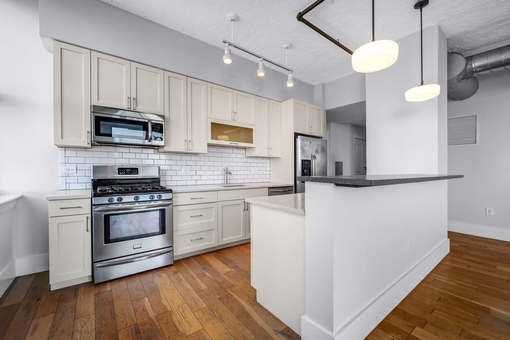 Jersey City Apartment: 299 Coles St