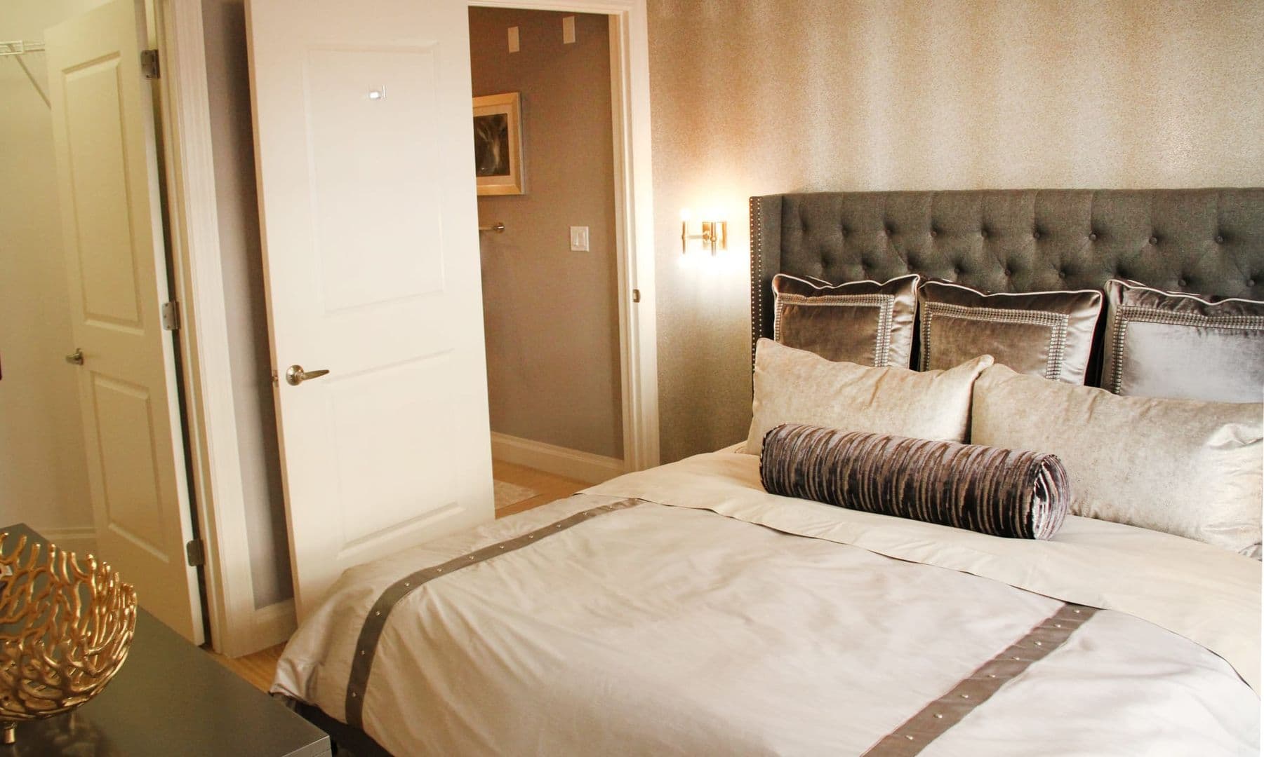 Secaucus Apartment: 110 Park Plaza Drive