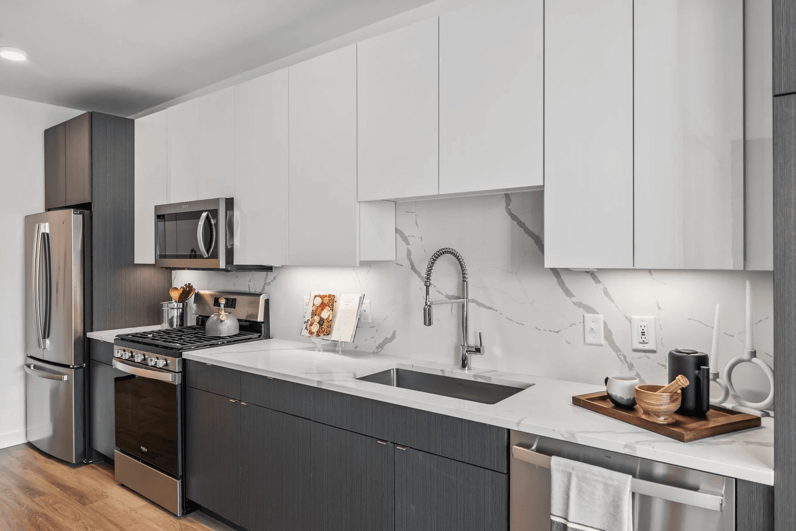 Hackensack Apartment: 2 Park Ave
