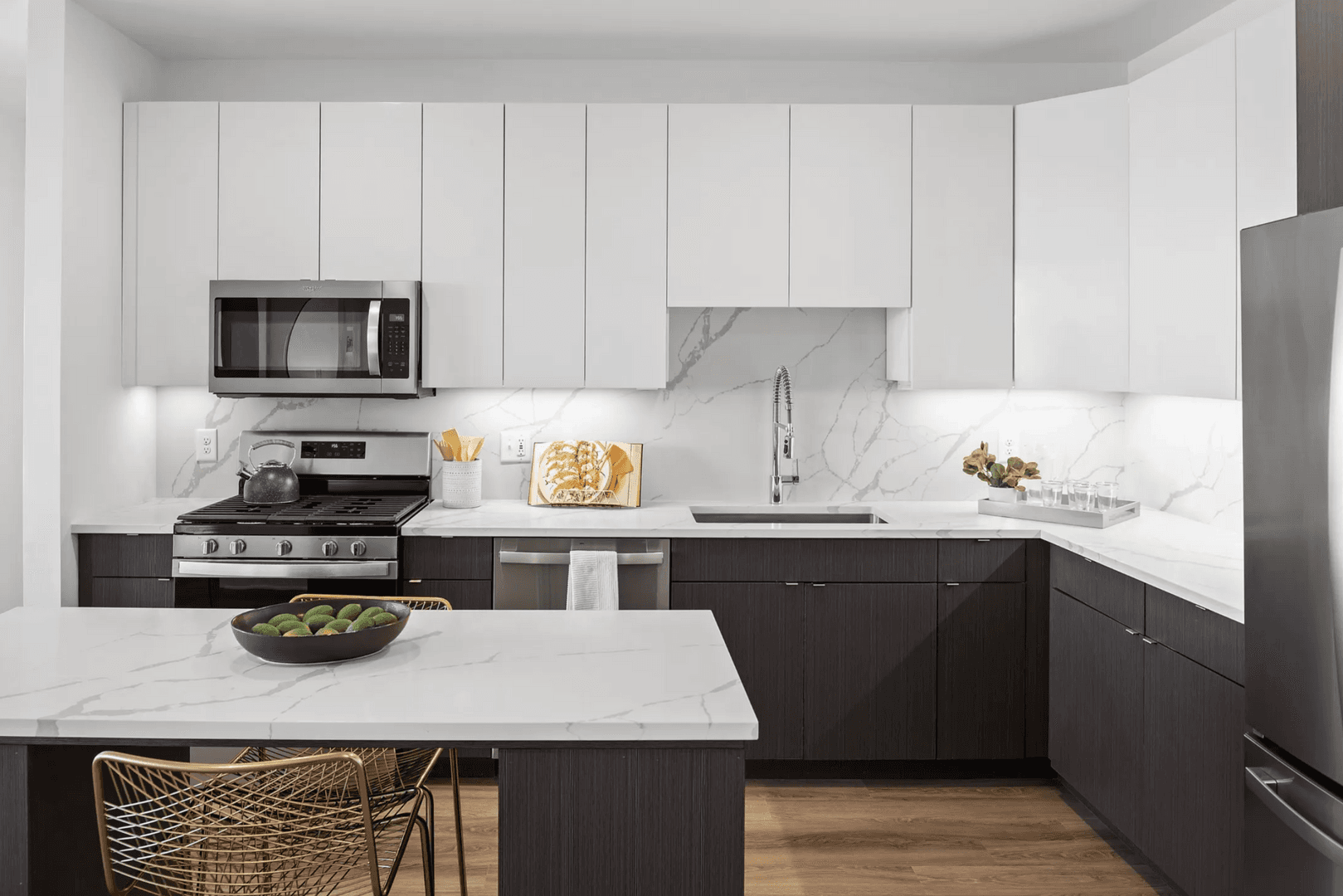 Hackensack Apartment: 2 Park Ave