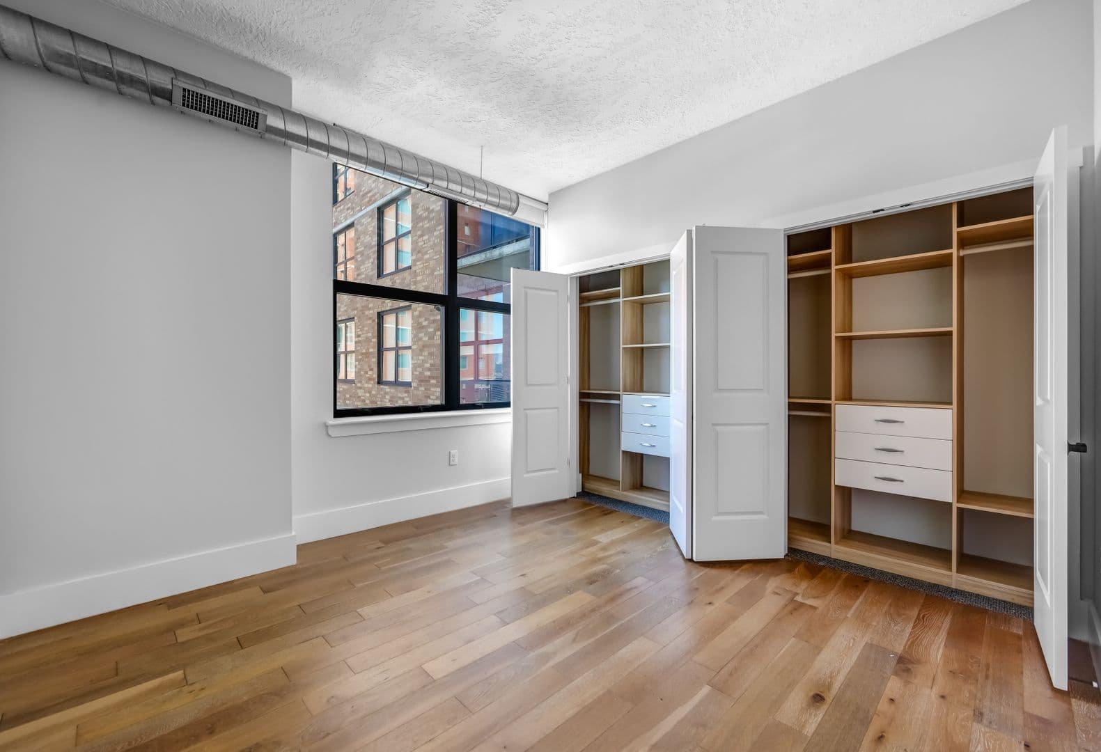 Jersey City Apartment: 299 Coles St