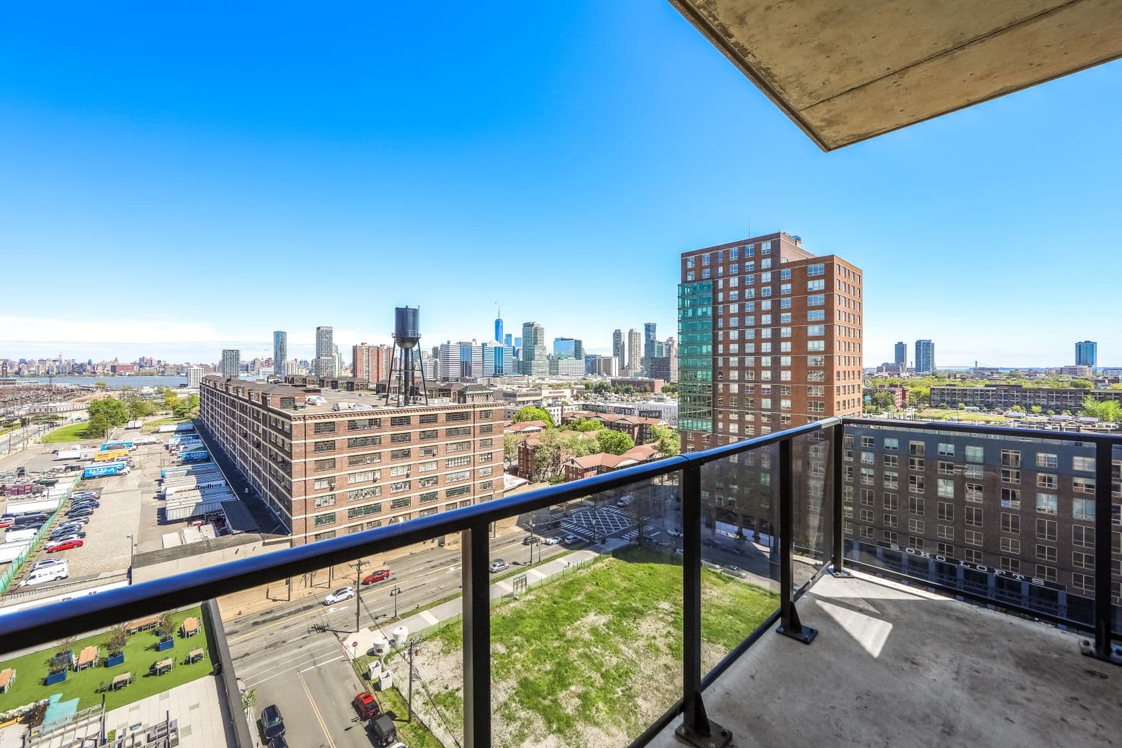 Jersey City Apartment: 299 Coles St