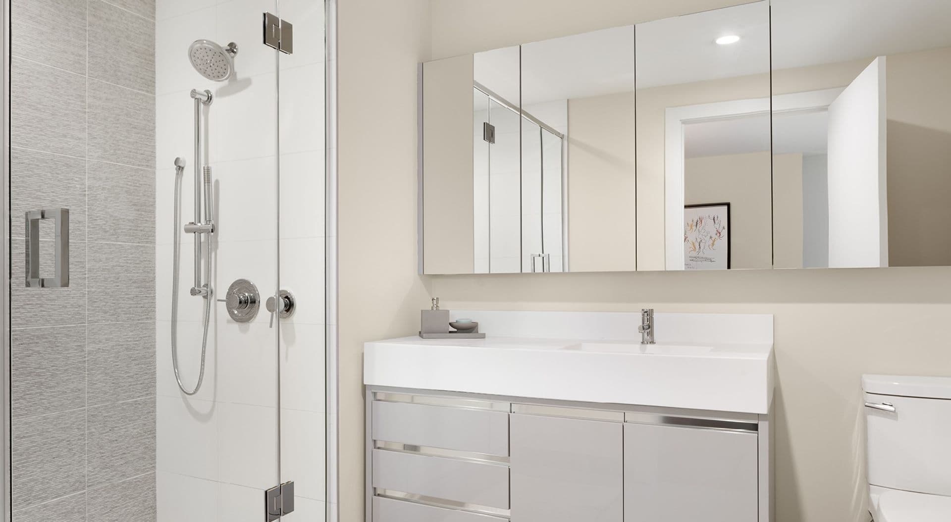 Weehawken Apartment: 801 Harbor Blvd