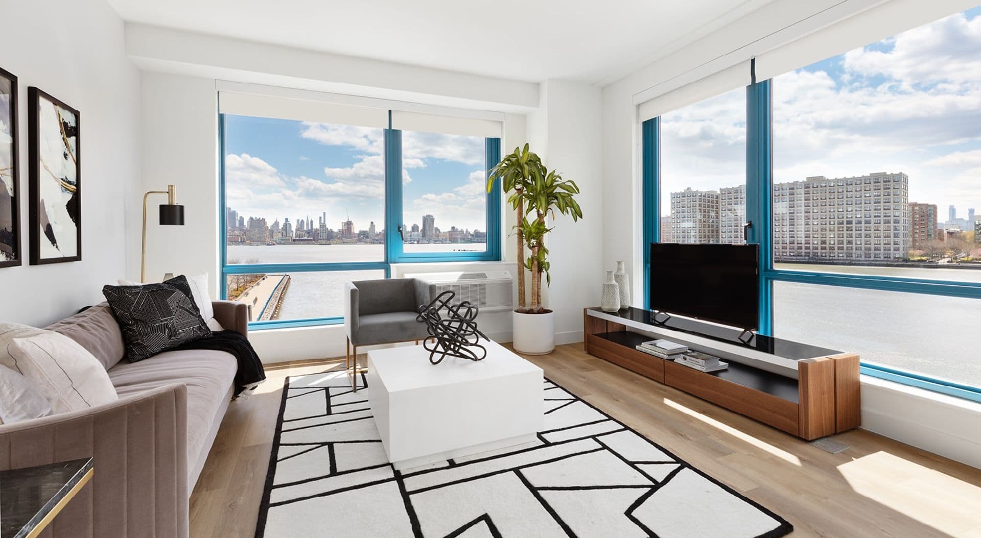 Weehawken Apartment: 801 Harbor Blvd