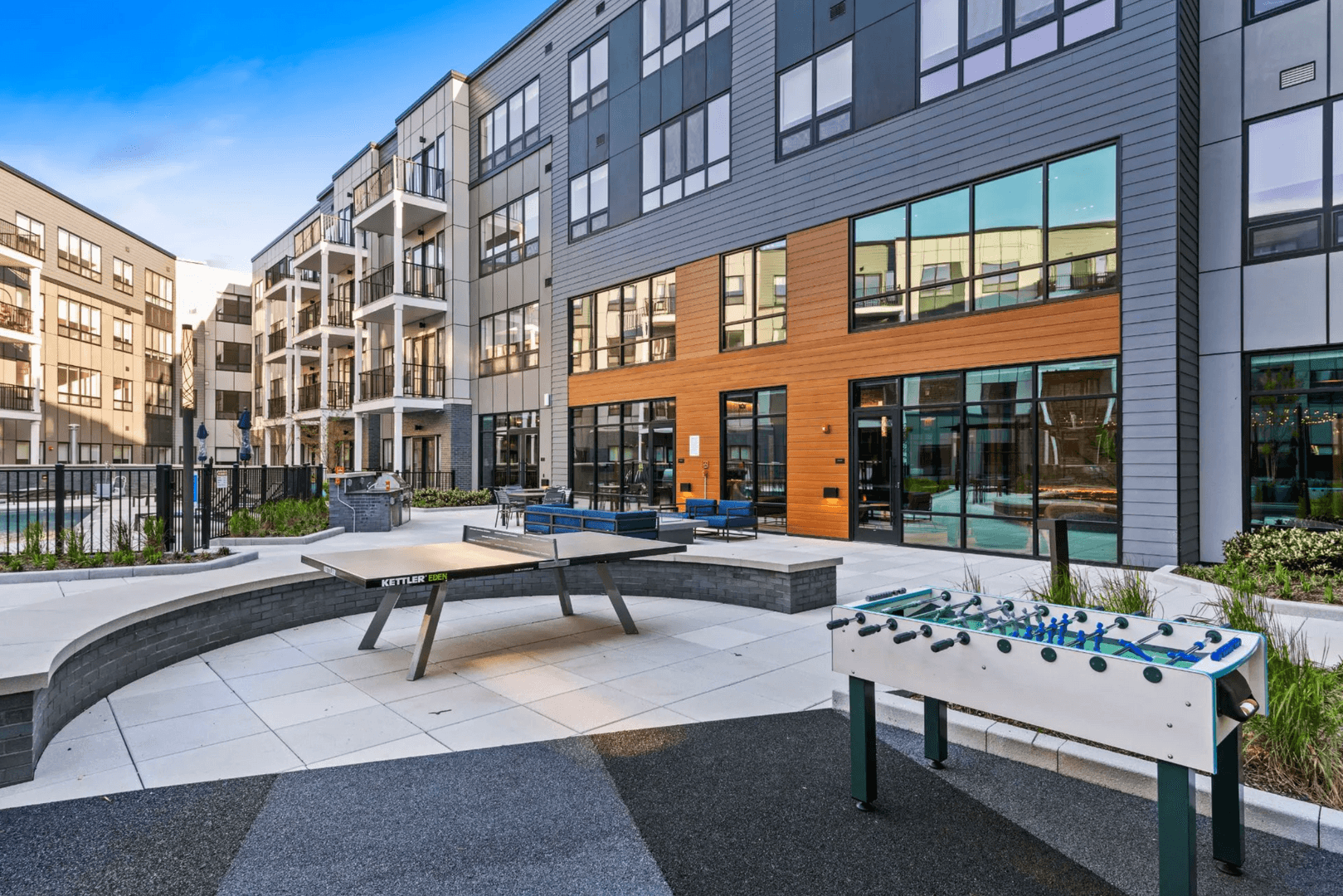 Hackensack Apartment: 2 Park Ave
