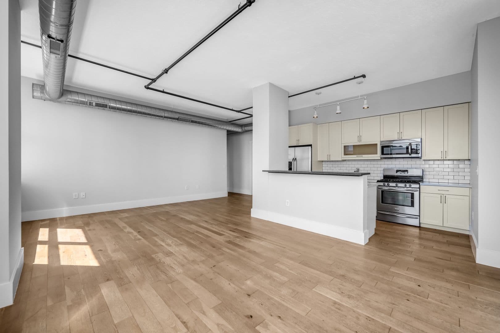 Jersey City Apartment: 299 Coles St