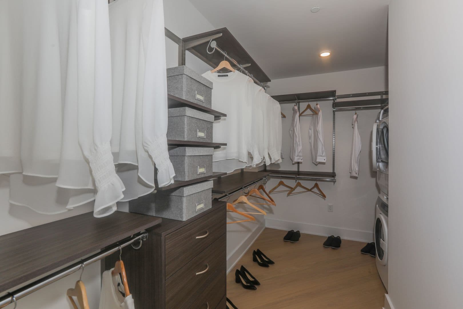 Edgewater Apartment: 7650 River Road