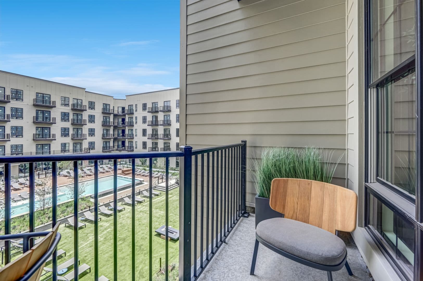 Harrison Apartment: 1100 S 5th Street