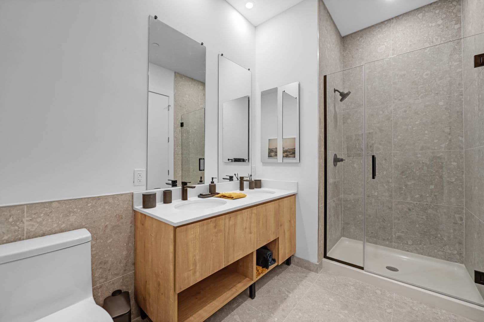 Harrison Apartment: 1100 S 5th Street