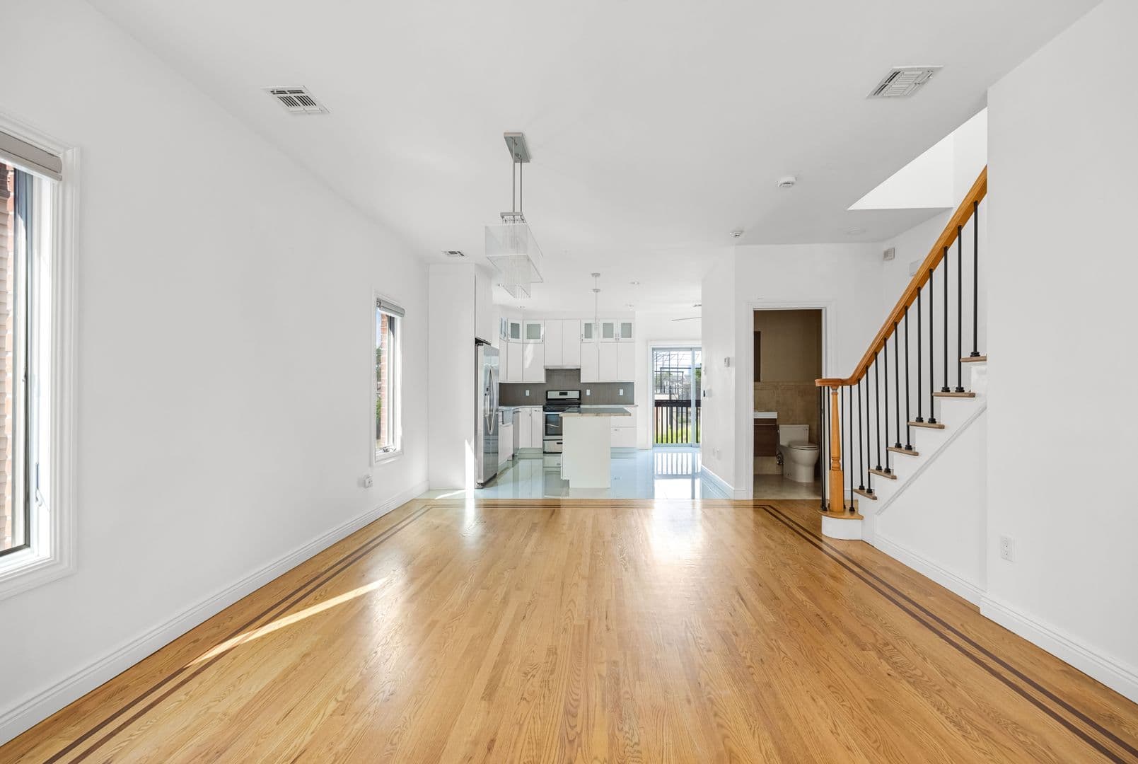 Cliffside Park House: 423 Lafayette Avenue