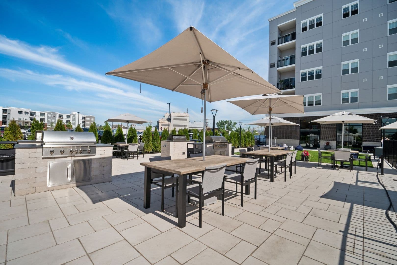 Bogota House: 999 W Fort Lee Rd