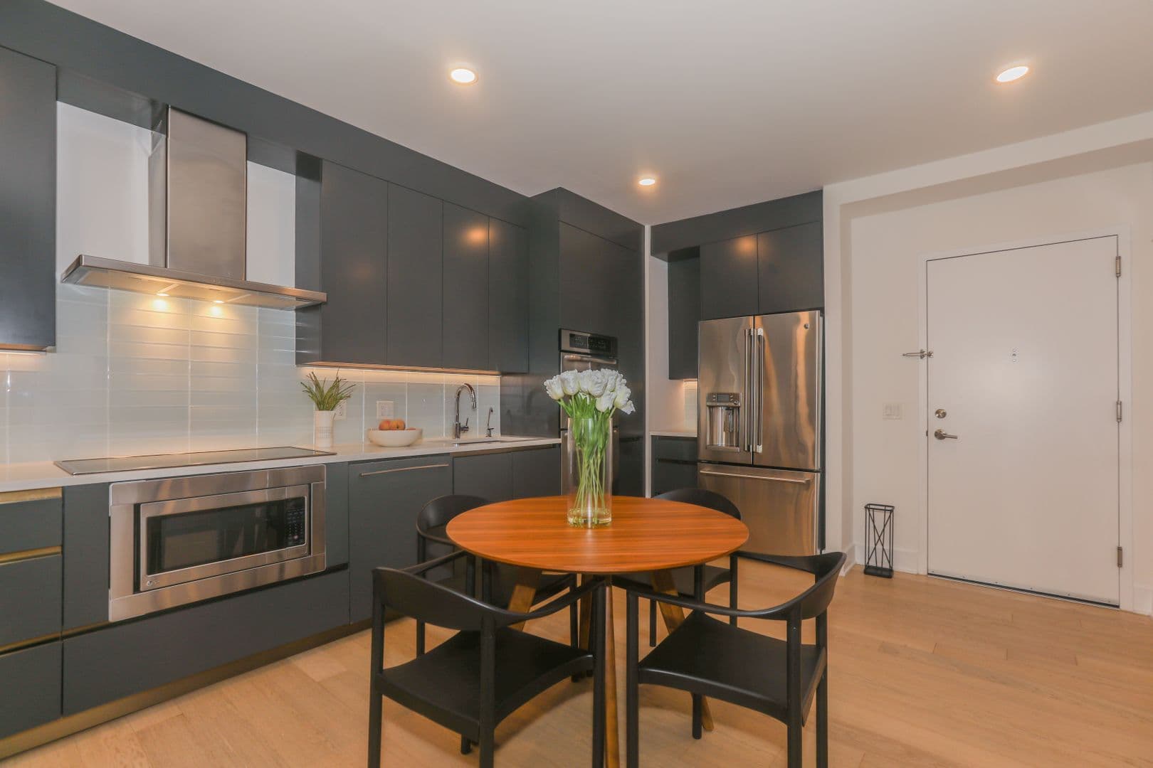 Edgewater Apartment: 7650 River Road