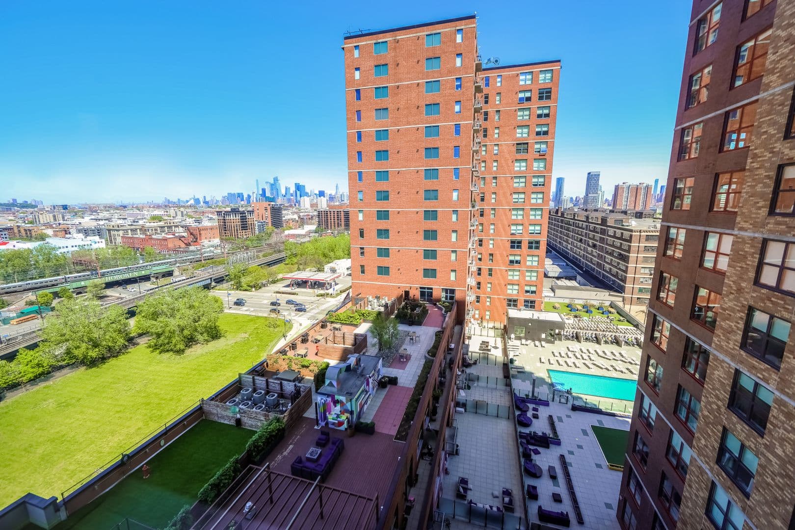 Jersey City Apartment: 299 Coles St