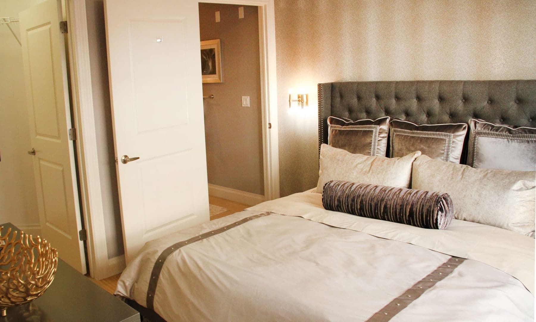 Secaucus Apartment: 120 Park Plaza Drive