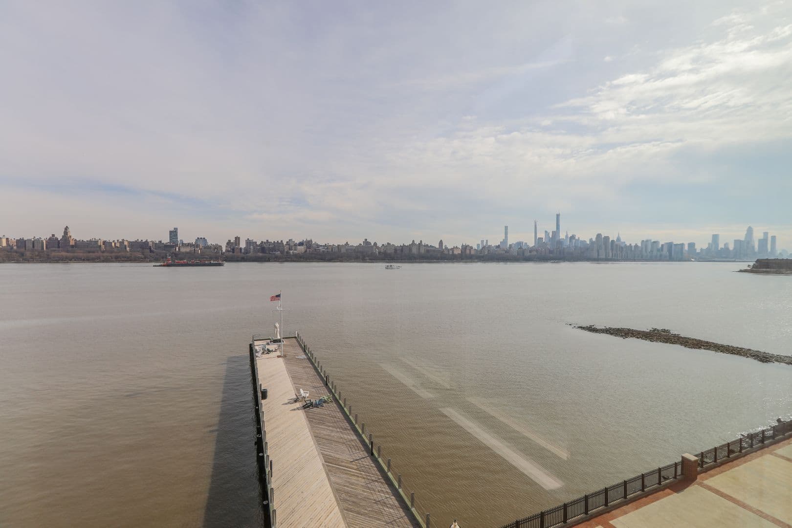 Edgewater Apartment: 5 Main Street