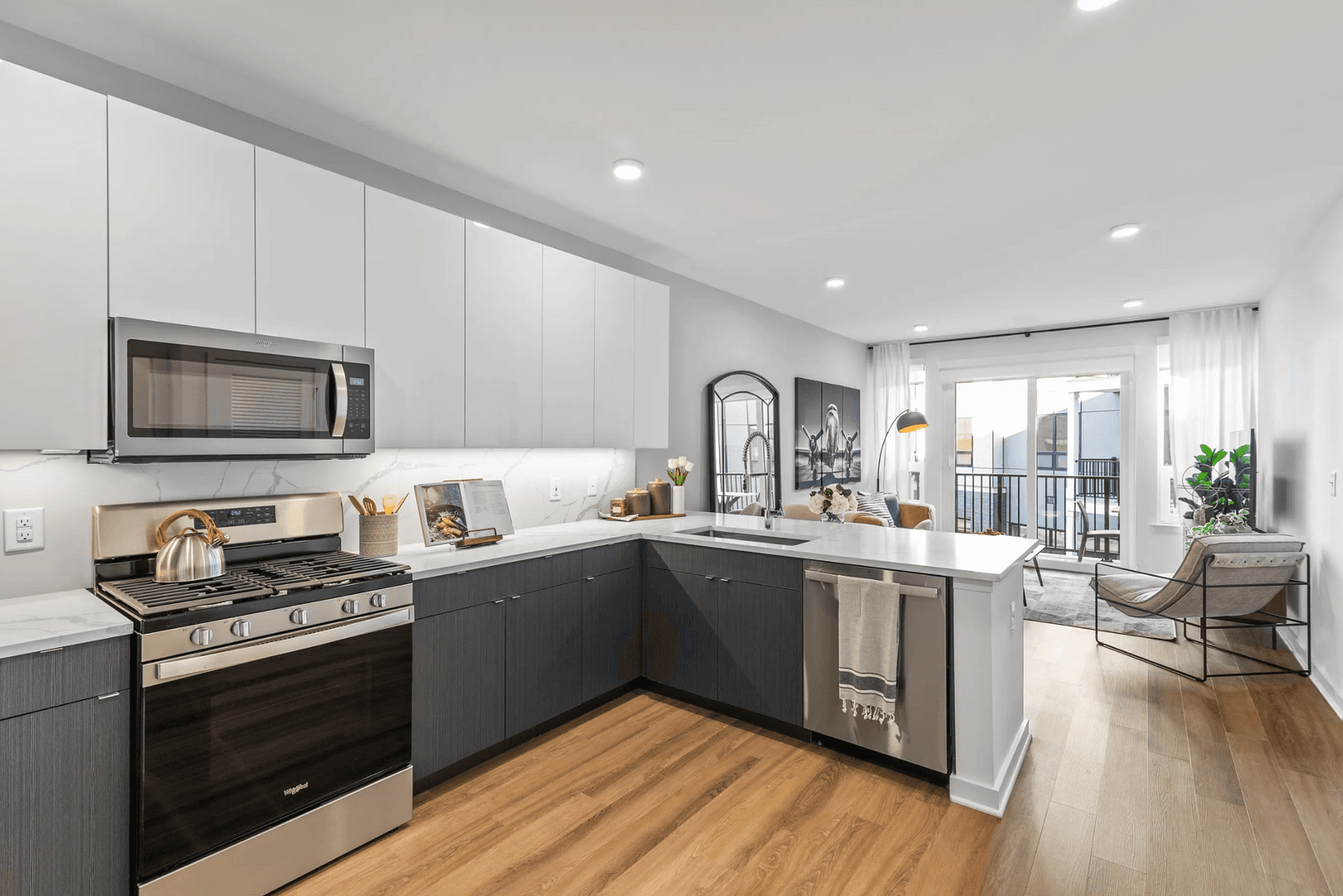 Hackensack Apartment: 2 Park Ave