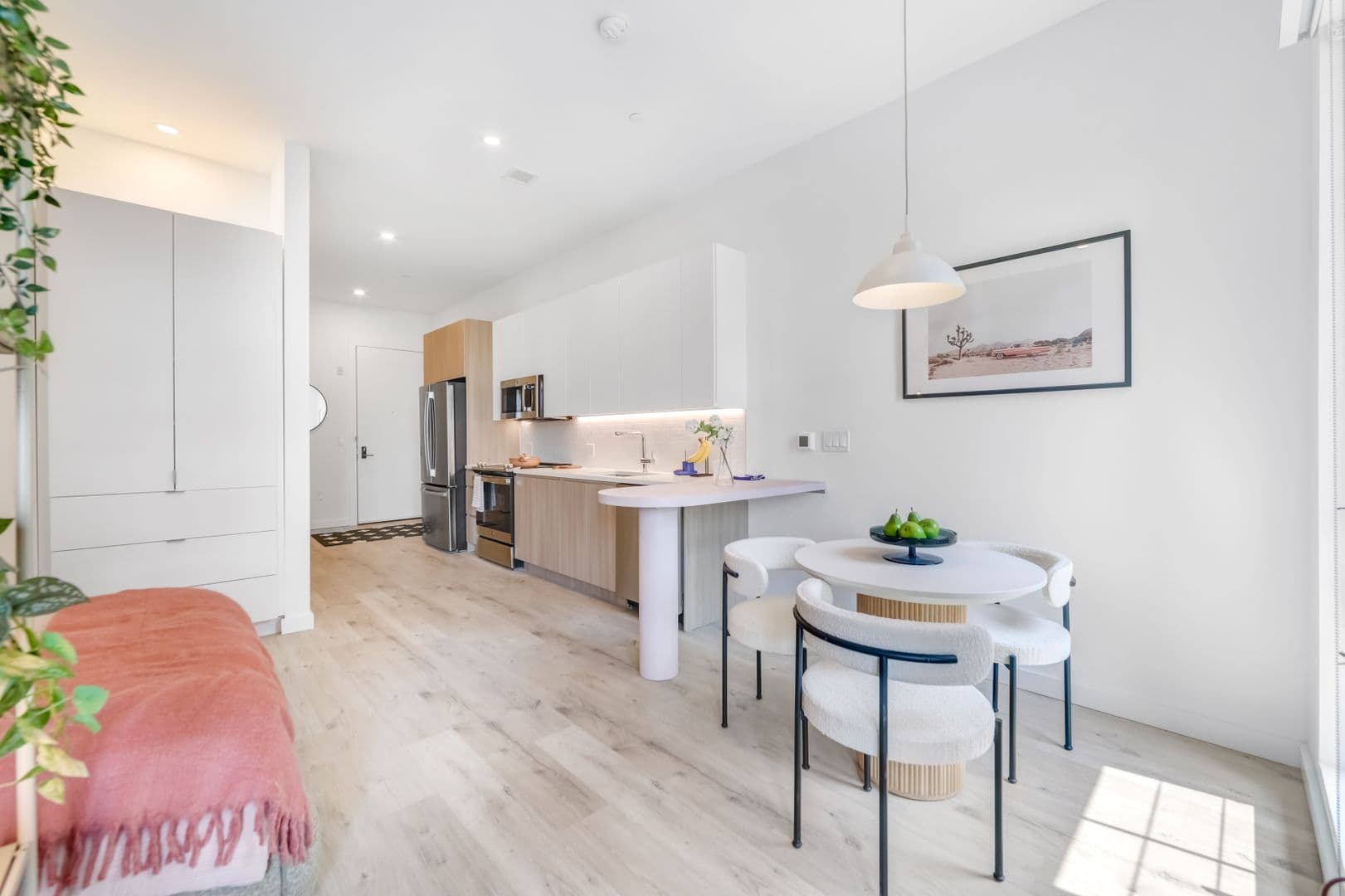 Harrison Apartment: 1100 S 5th Street