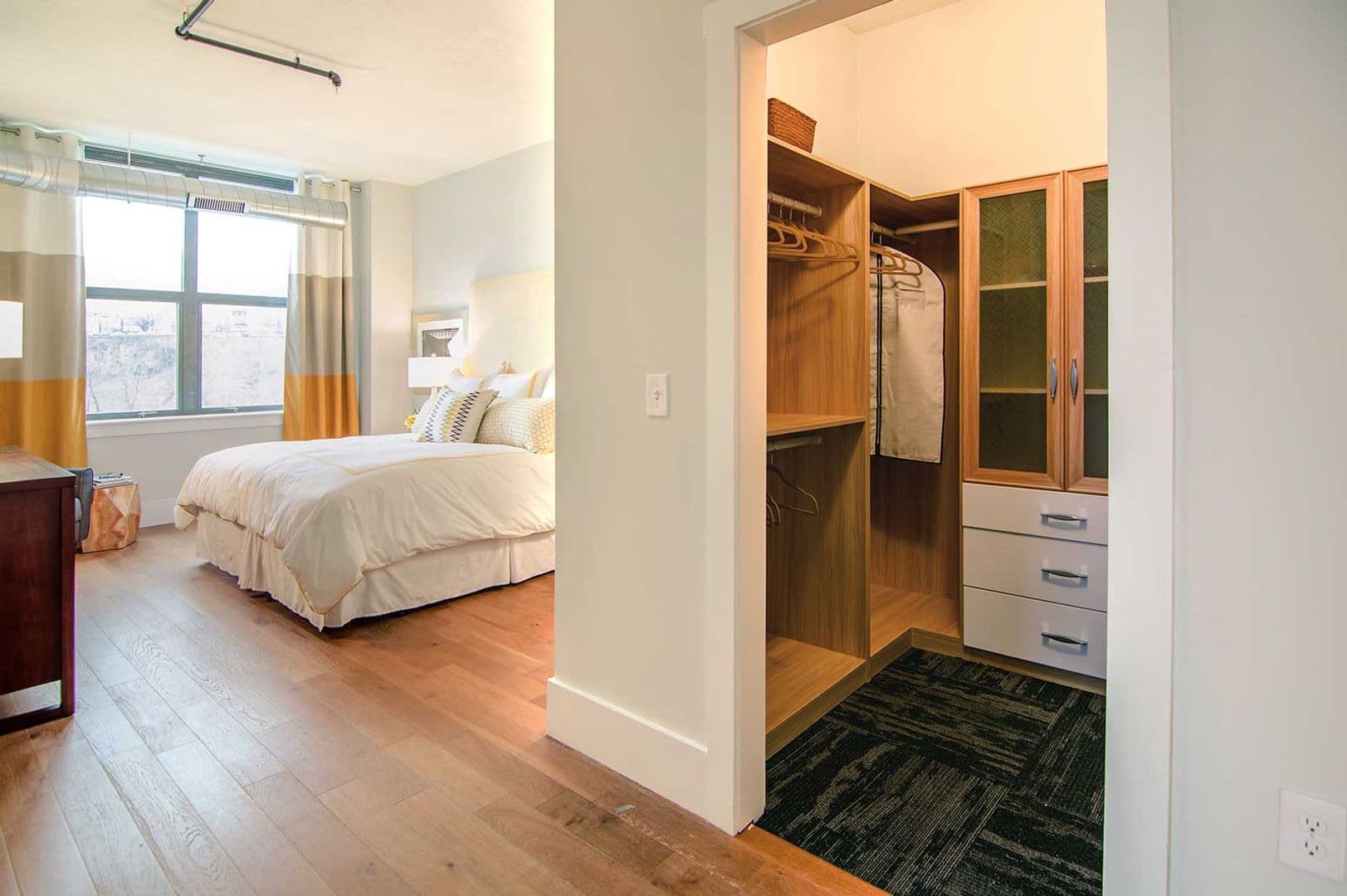 Jersey City Apartment: 298 Coles Street