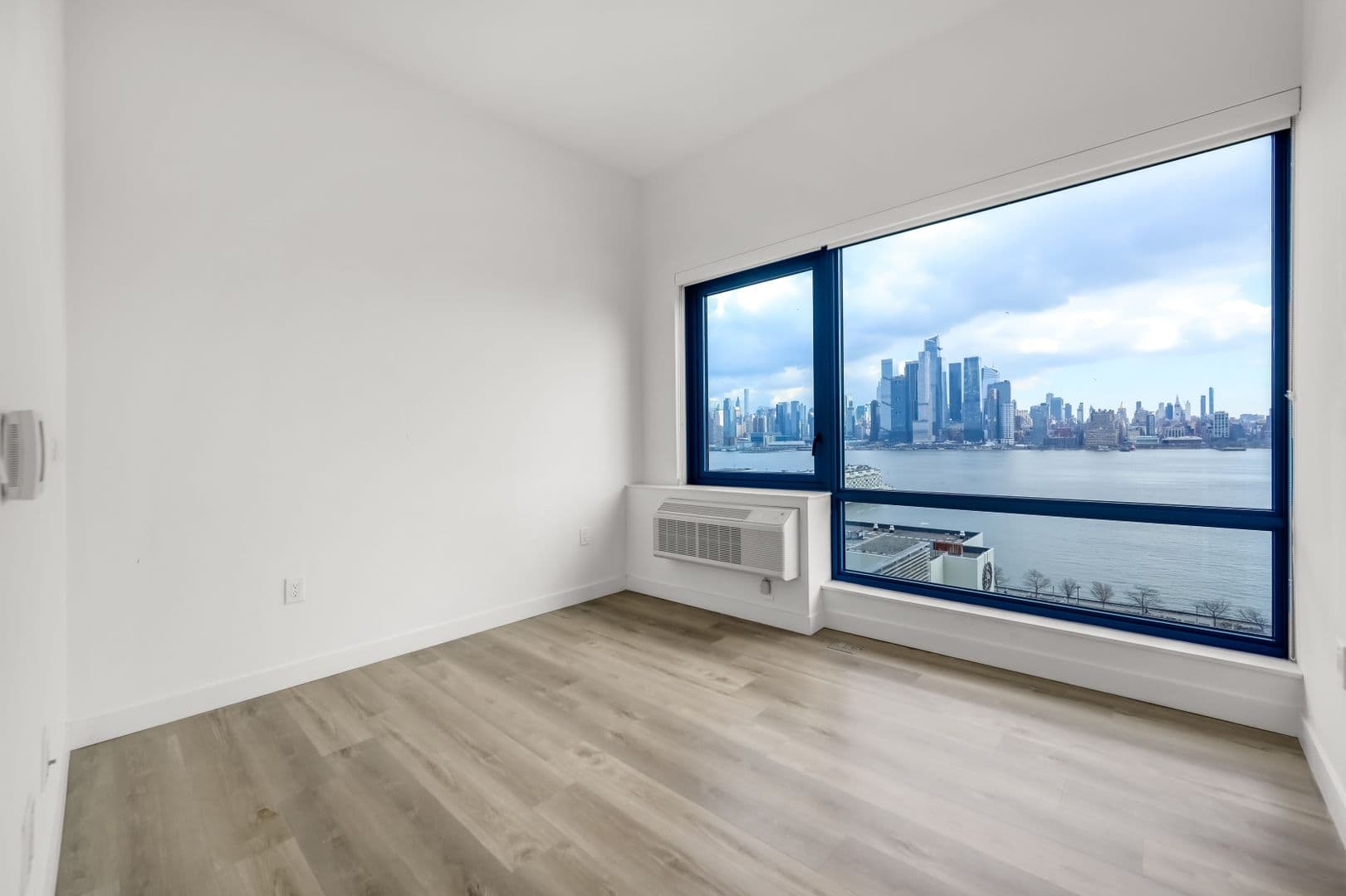Weehawken Apartment: 805 Harbor blvd
