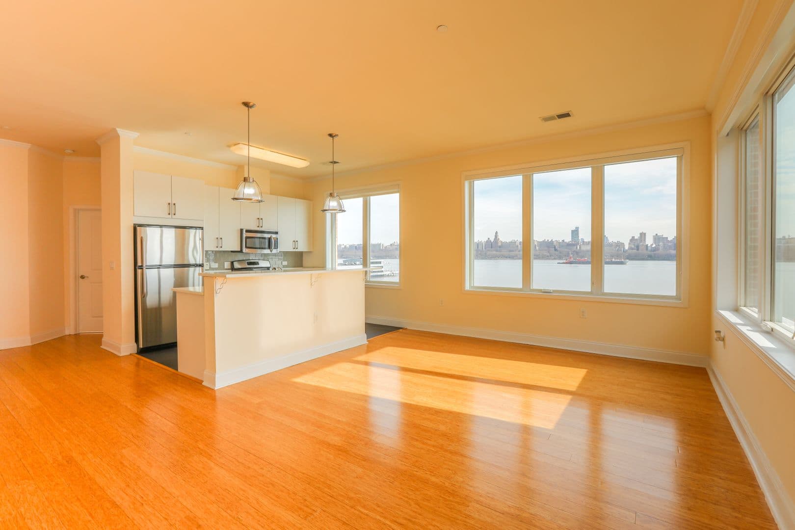 Edgewater Apartment: 5 Main Street