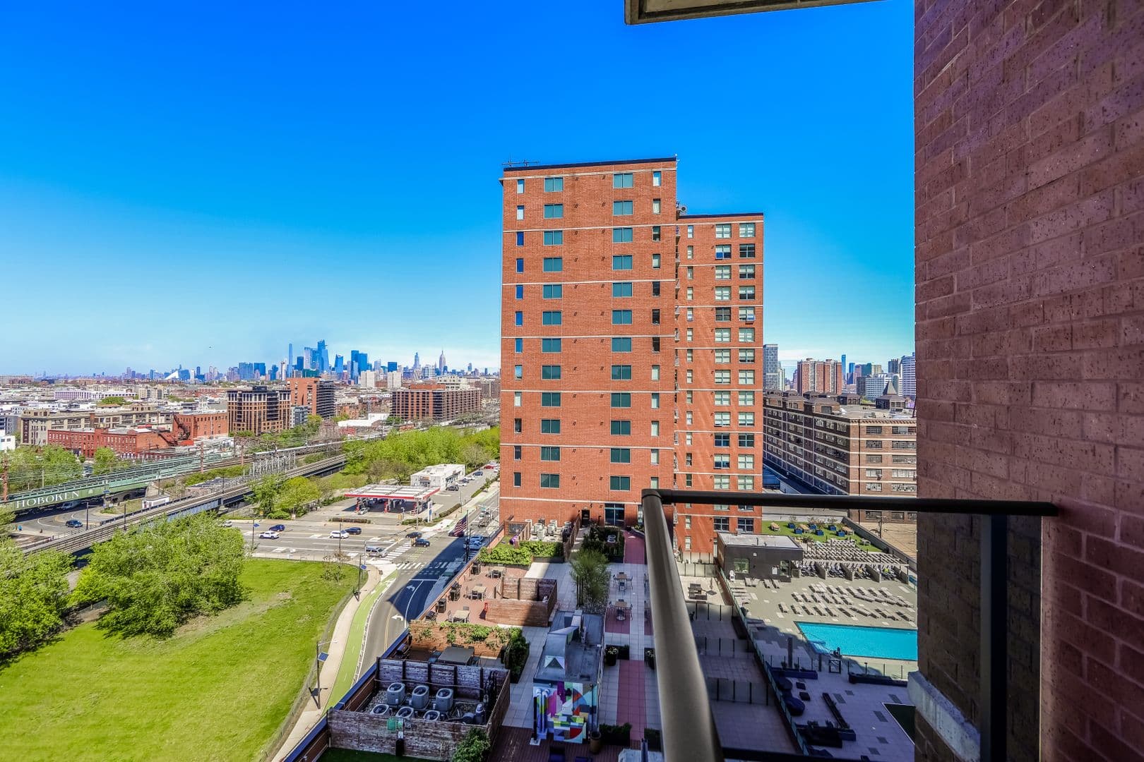Jersey City Apartment: 299 Coles St