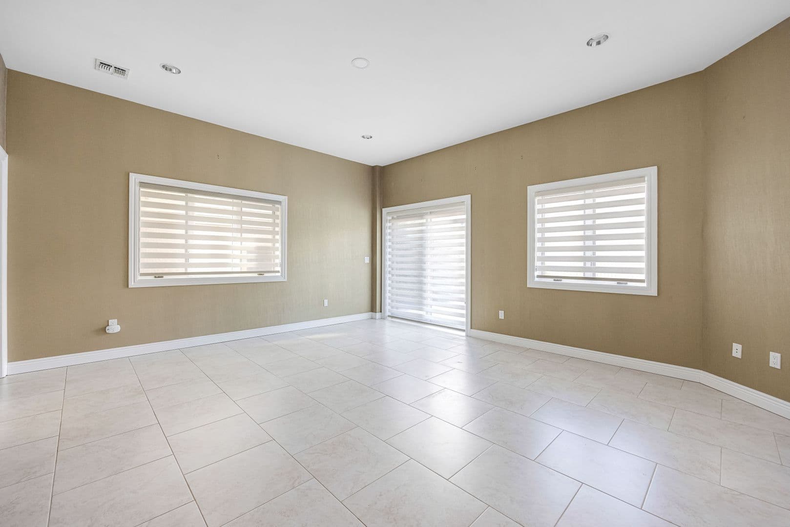Cliffside Park House: 423 Lafayette Avenue