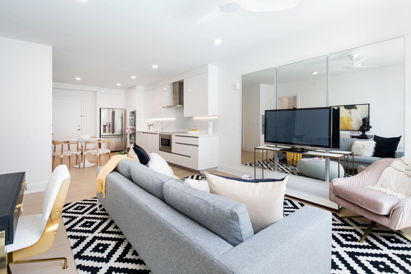 Edgewater Apartment: 7602 River Road