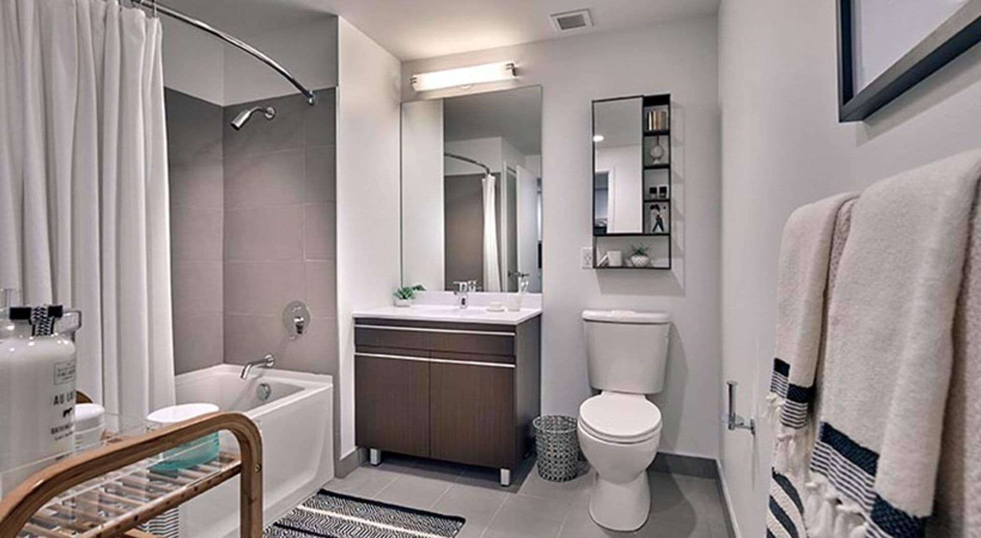 Hoboken Apartment: 905 Monroe St