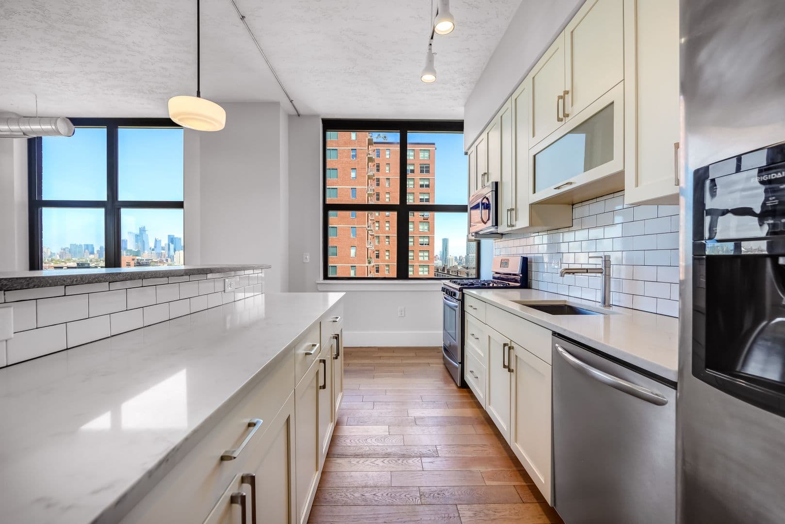 Jersey City Apartment: 299 Coles St