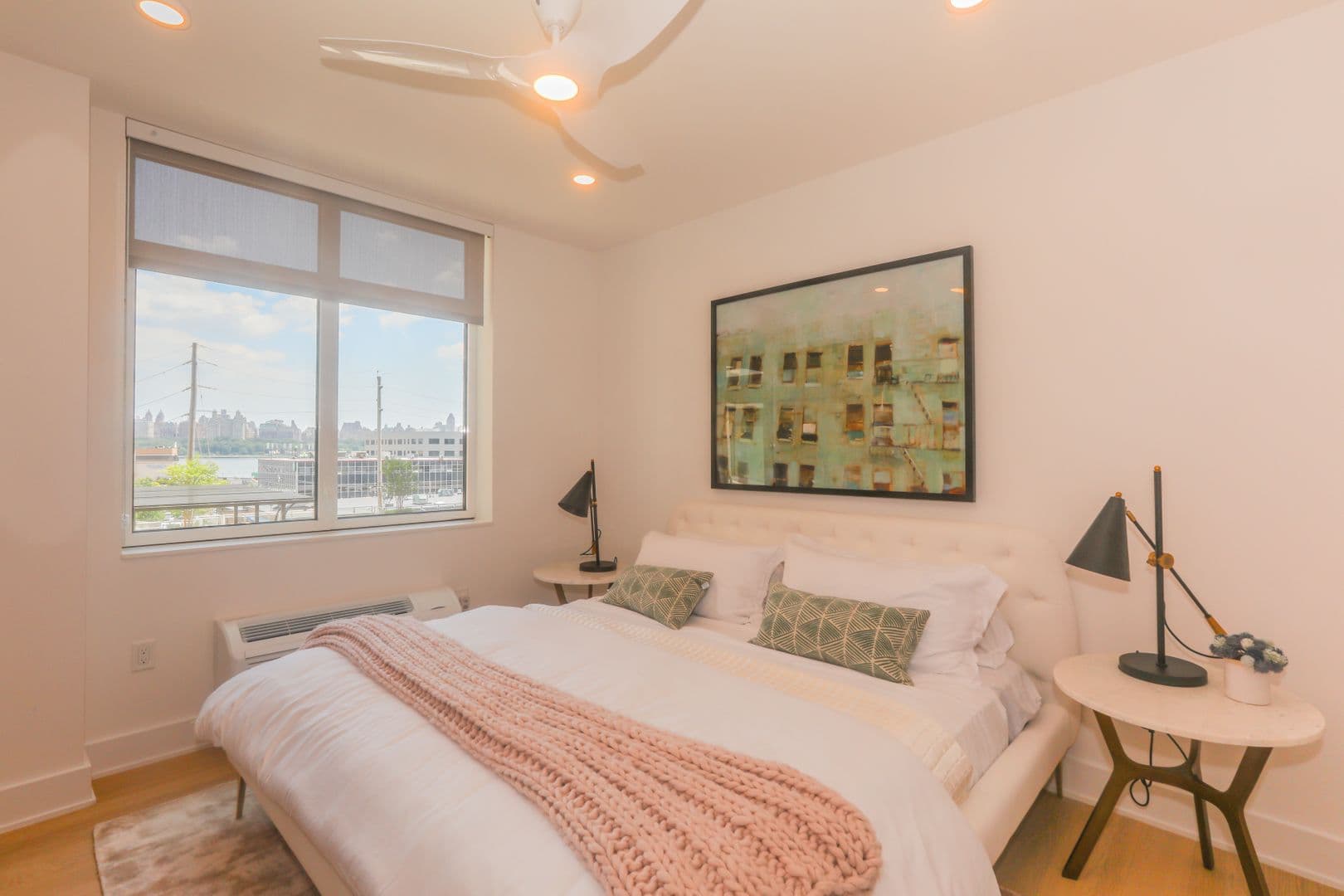 Edgewater Apartment: 7650 River Road