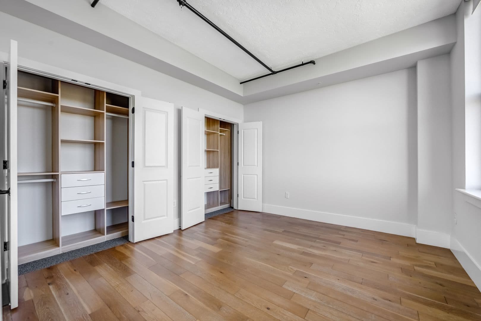 Jersey City Apartment: 299 Coles St