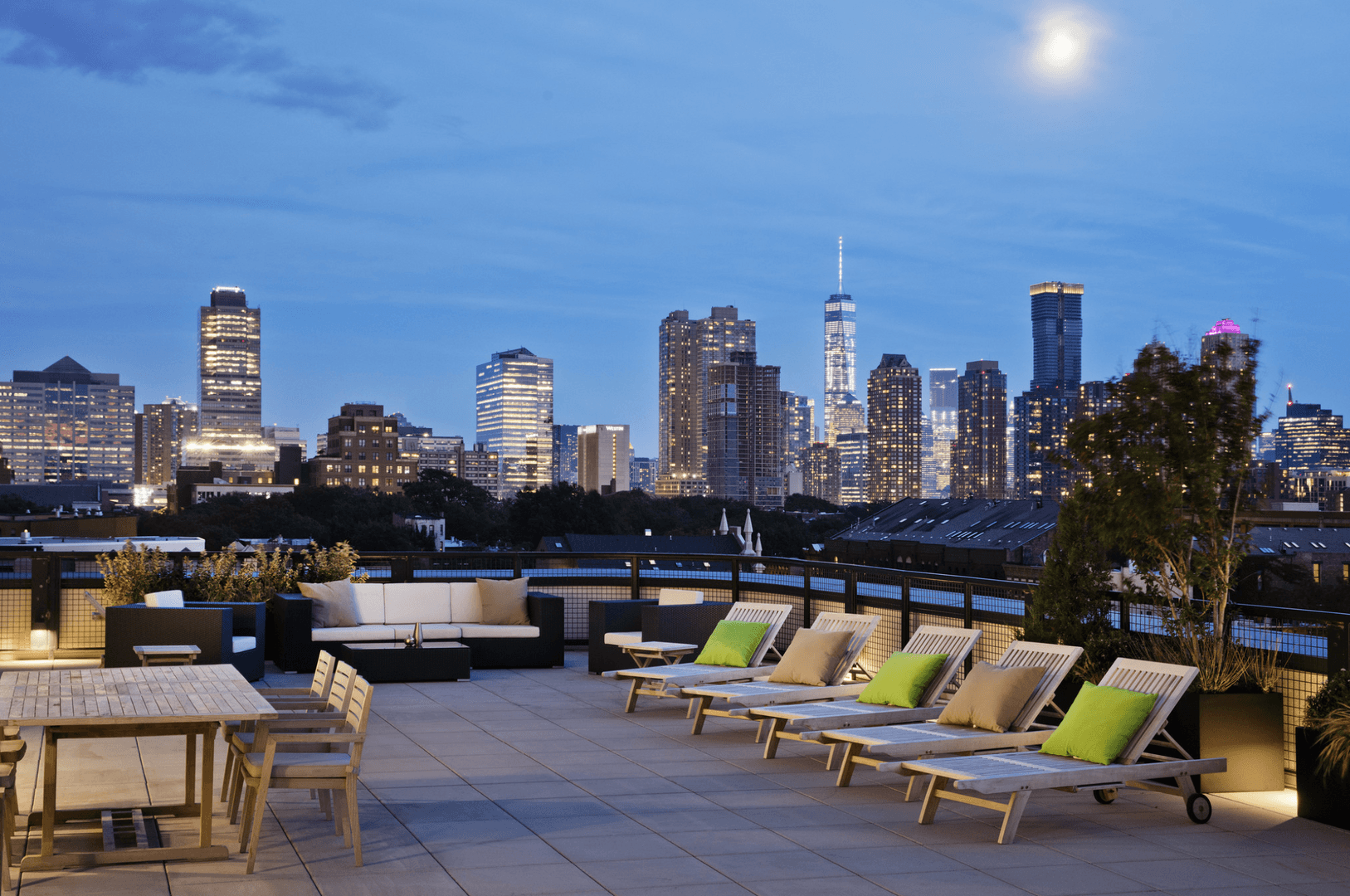 Jersey City Apartment: 370 9th st