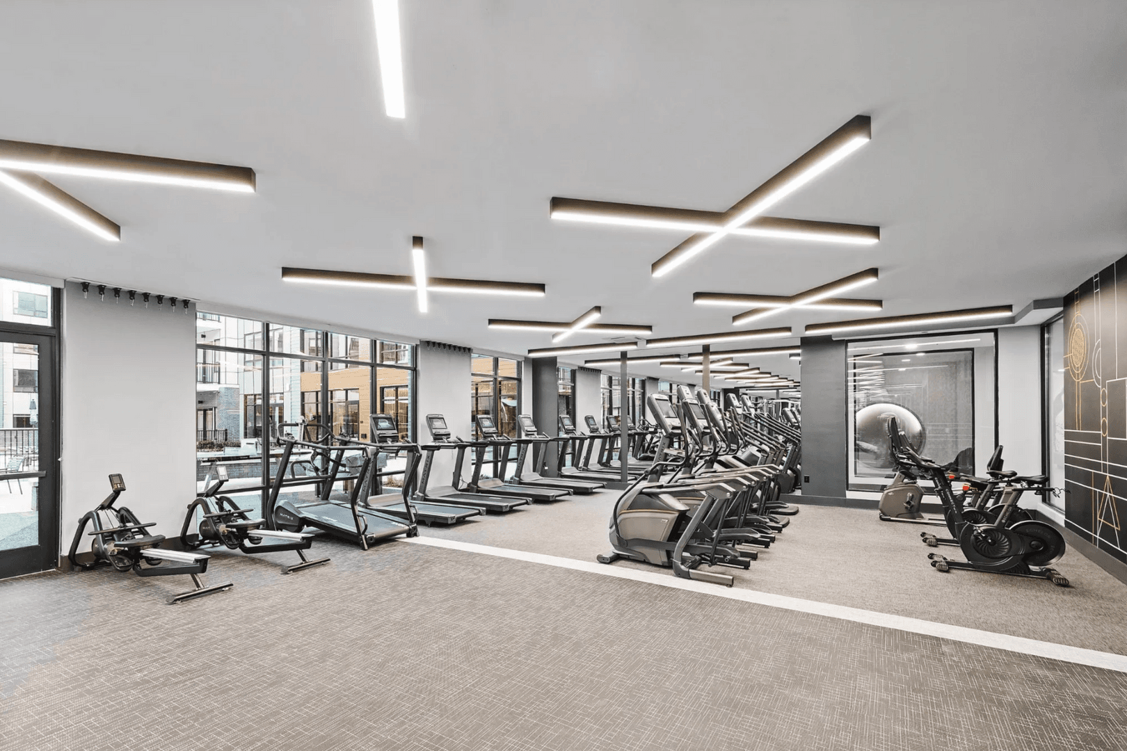 Hackensack Apartment: 2 Park Ave