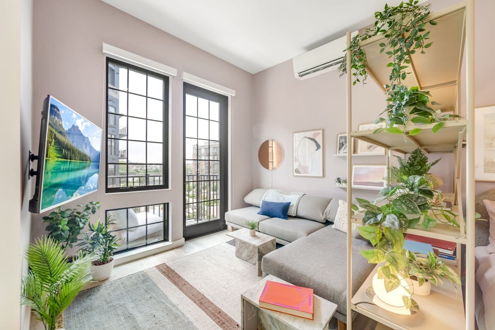 Harrison Apartment: 1100 S 5th Street