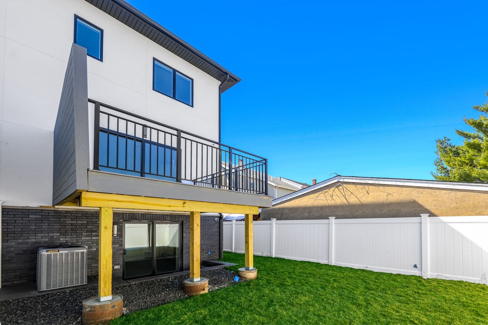 Cliffside Park House: 39 Washington Ave